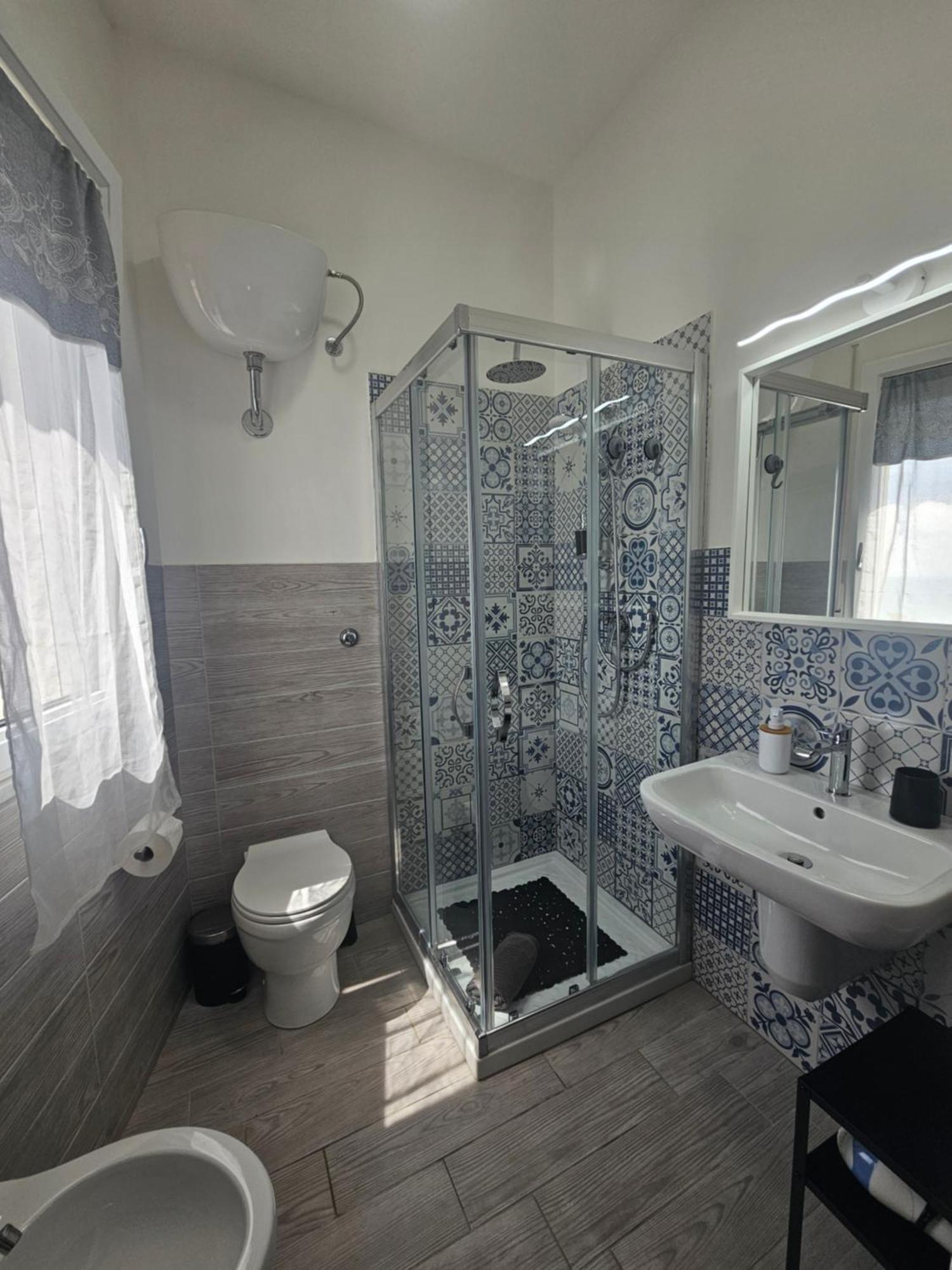 Frontemare Locazione Turistica Hotel ปอร์โต เอมเปโดเกล ภายนอก รูปภาพ