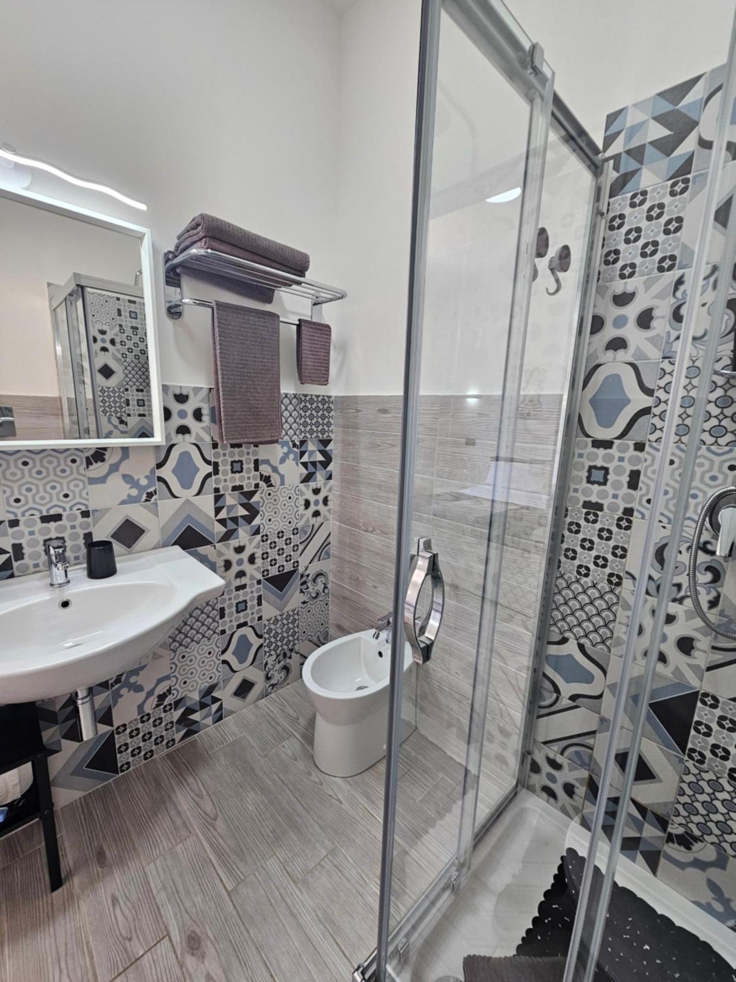 Frontemare Locazione Turistica Hotel ปอร์โต เอมเปโดเกล ภายนอก รูปภาพ